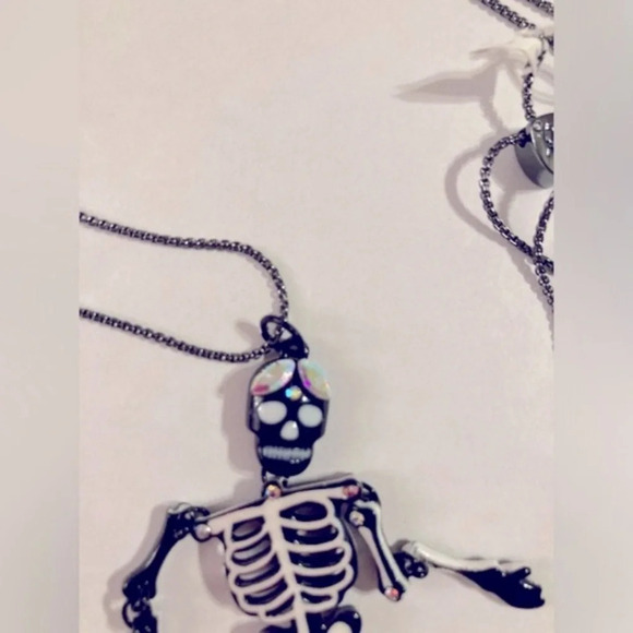 BETSEY JOHNSON SET Halloween Skeleton Glow in Dark Necklace & Earrings NEW NWT - Picture 10 of 11